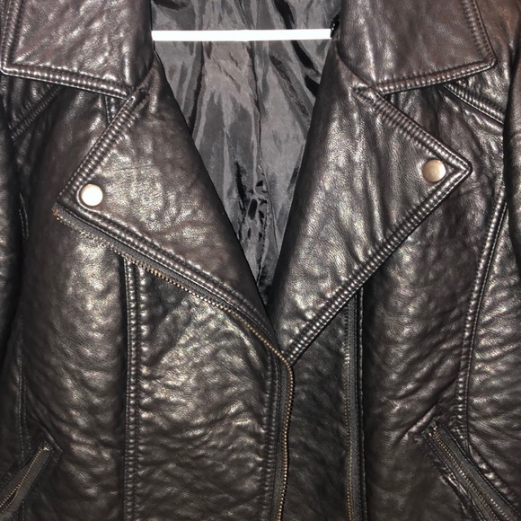 *1 DAY SALE*! Forever 21 black leather jacket - Picture 3 of 4
